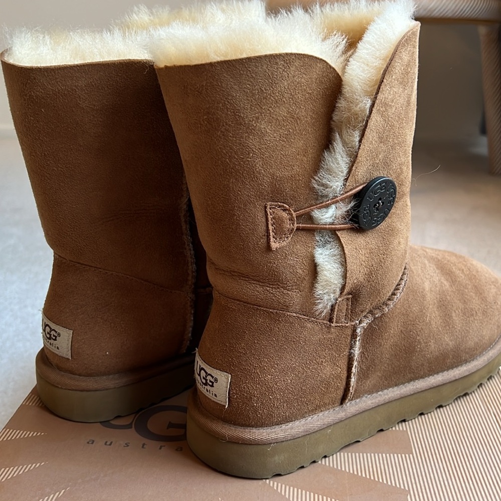 Ugg Bailey Button Boot Chestnut 9 - image 4